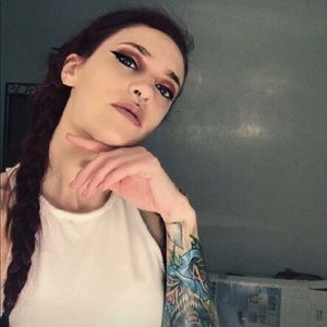 Meet your Posher, Briana